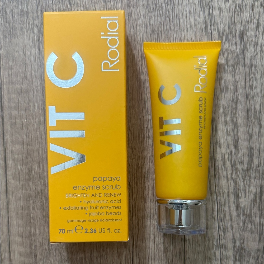 Rodial Vit C Papaya Enzyme Scrub - Vibrant Yellow